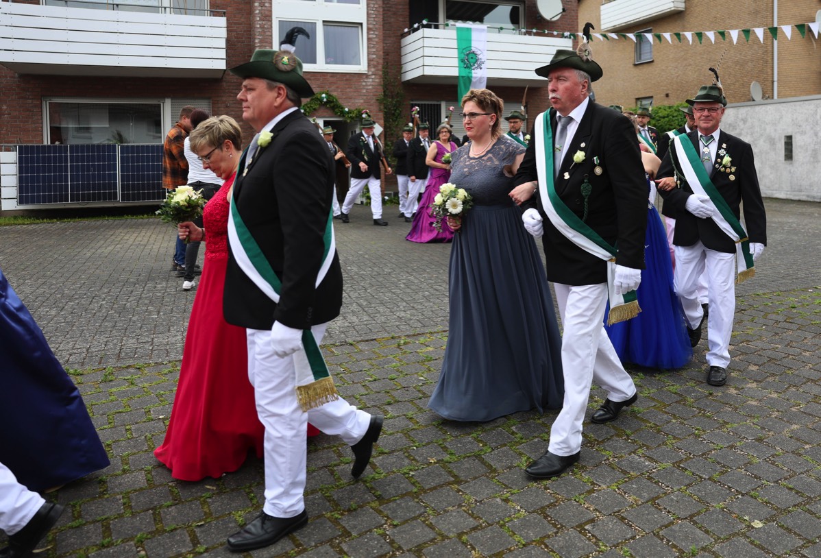 Ausmarsch des Königspaares03